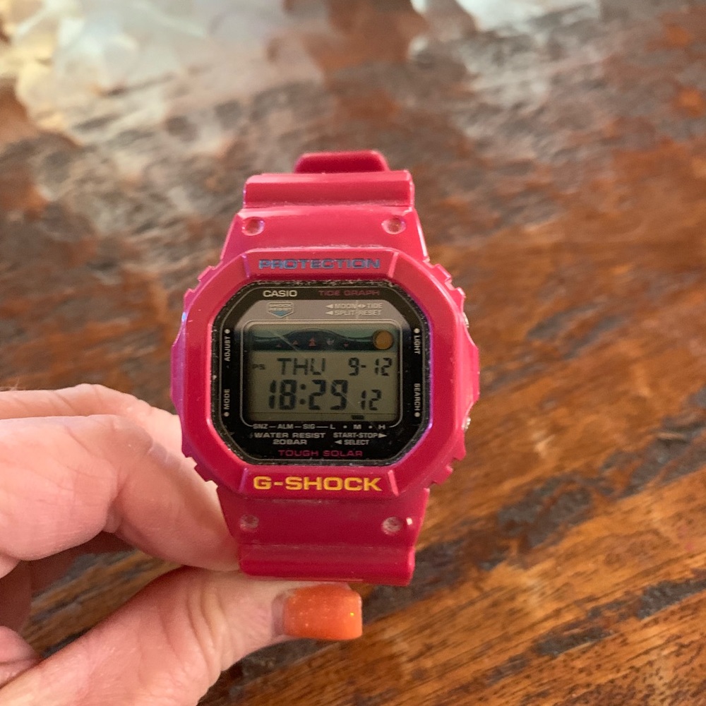 Men’s pink Gshock Watch